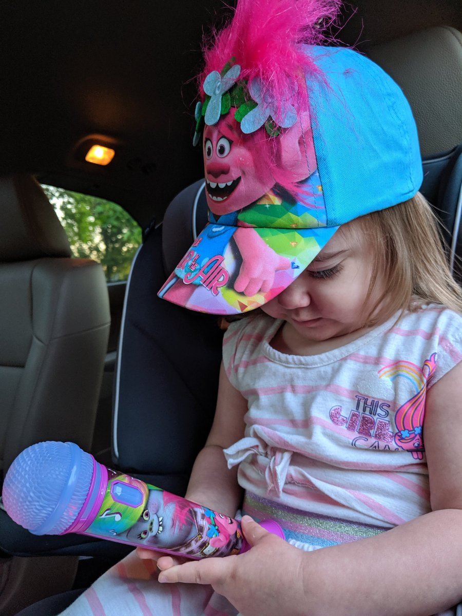 cduddles623's tweet photo. Hey @AnnaKendrick47 .. on Tuesdays we wear Poppy #trolls #princesspoppy https://t.co/qeCrYPPJ91