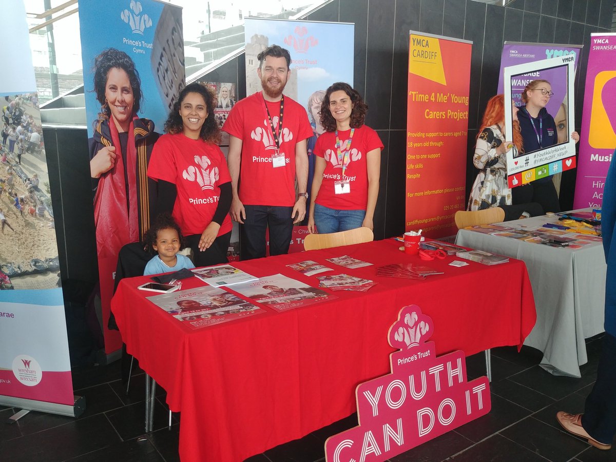 With the @PrincesTrustWal team @Senedd today to celebrate #YouthWorkWeek #YouthWorkWales because #YouthWorkMatters 💪