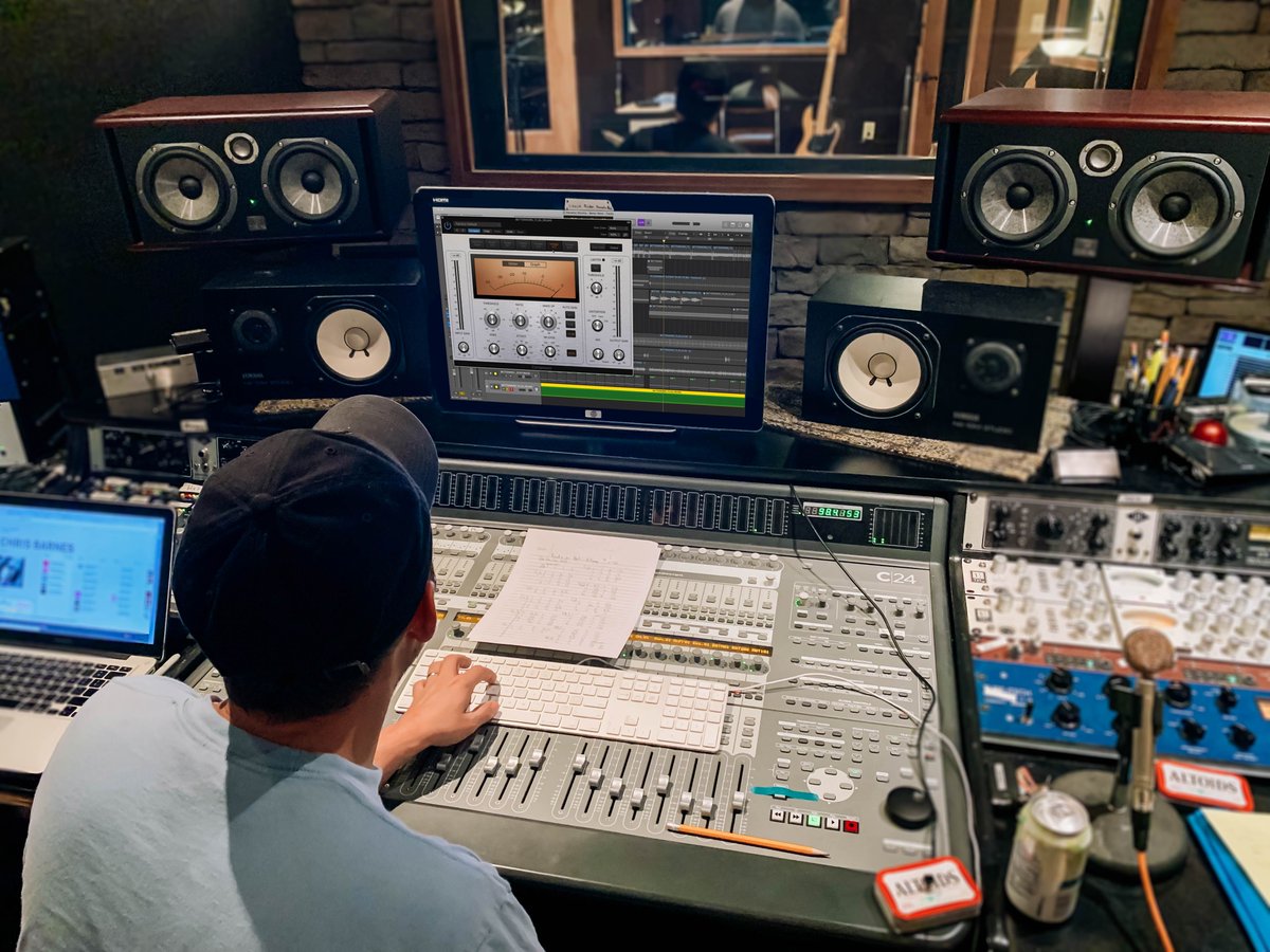 LoopCommunity's tweet photo. Are you creating your own tracks and trying to get the perfect mix? Check out our Logic tutorial on EQ and compression! https://t.co/rKmZWZzrpC #LogicPro #loopcommunity #loopproducer #musicproducer #worshipleader https://t.co/a4fvao9ViI