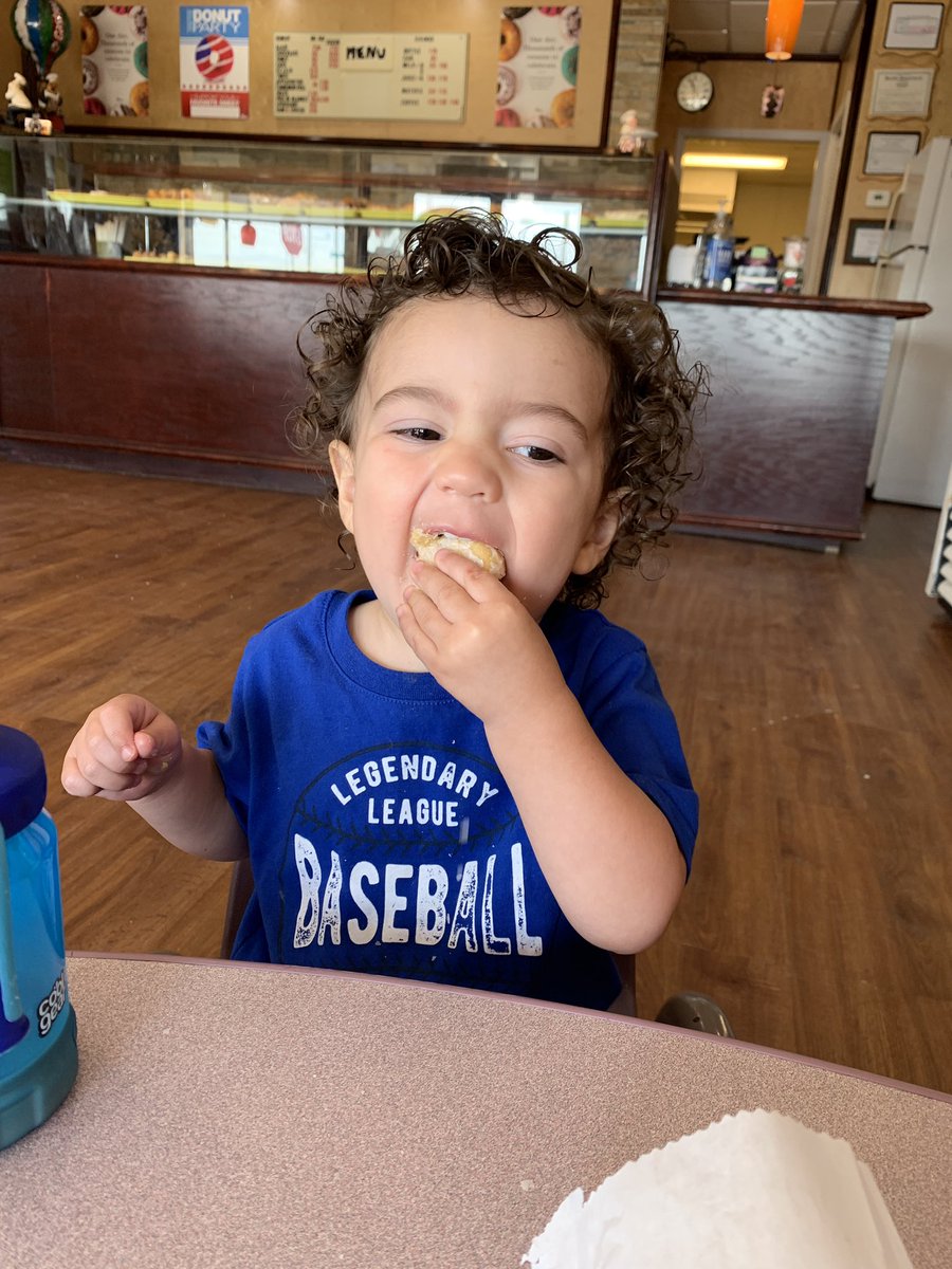 debbiesoriano09's tweet photo. The proper way to eat donut holes- shove ‘em in your mouth! As shown by Troy Boy! #donutdate #summerdays https://t.co/P5BrAK1Idc