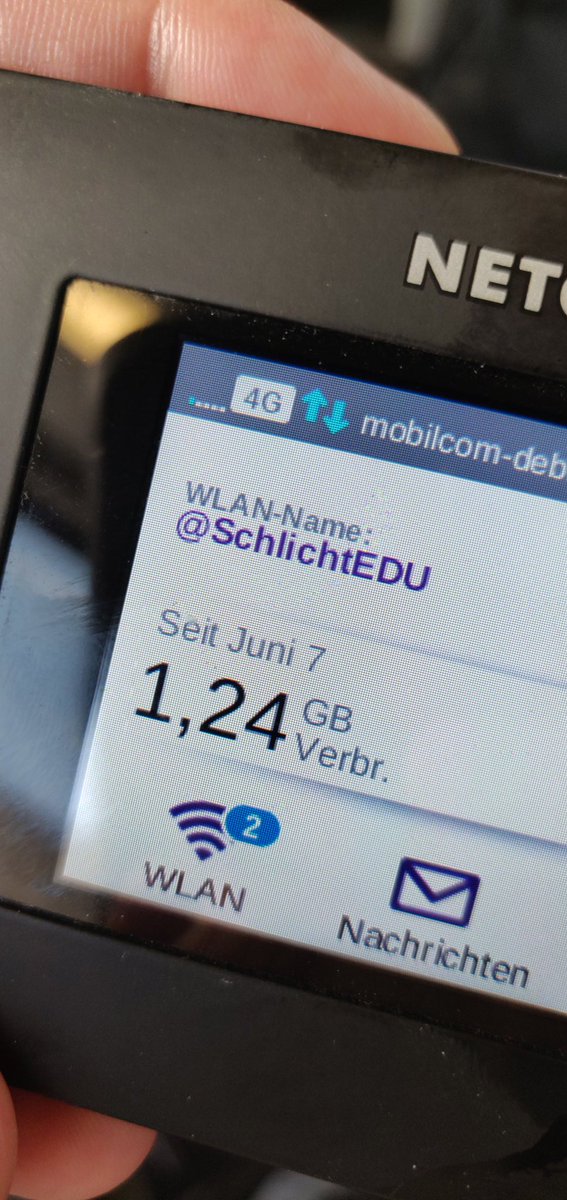 SchlichtEdu's tweet photo. Hochmotiviert vom #isidigital Wettbewerb auf der Heimfahrt im Zug. Bringe mein eigenes #wlan mit und dann #Dauerfunkloch. Da fällt mir nur der Spruch ein: "Und dann kam die Realität und haute der Hoffnung voll in die Fresse". So wird das nix. #BayernEdu https://t.co/ujXg0BrPCI