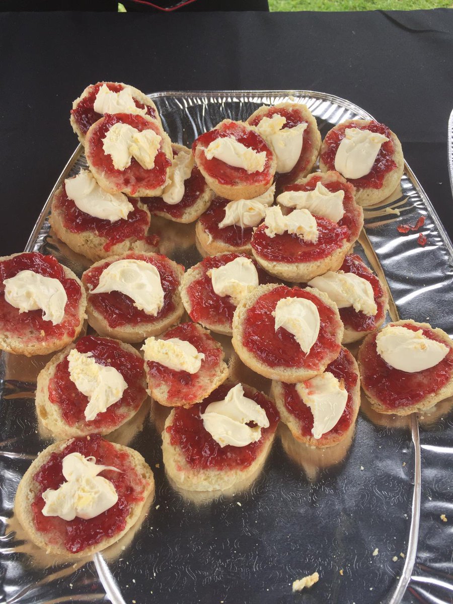 W&W #Rounders Tournament 2019, currently in the knock out stages!  Who will be crowned 2019 Champions? Fuelled by Emma's great baking 👏
#Salisbury #Wiltshire #Hampshire #Dorset 
@ThringsLaw @TrethFamilyLaw @PKFFCFP @SmithWilliamson @ParkerBullen @wilsonslawcom