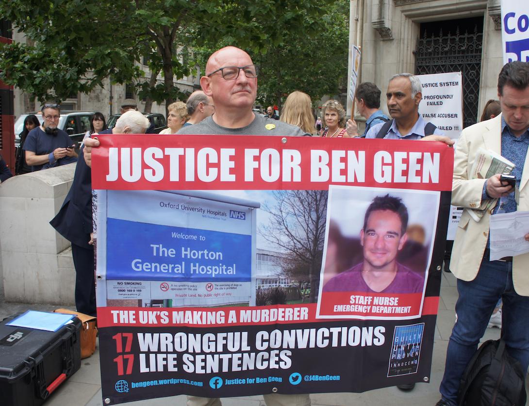 JusticeGap's tweet photo. Miscarriage of justice campaigners hold silent vigil at Royal Courts of Justice: @IoJustice take protest to Royal Courts off Justice after @MoJGovUK snub joined by @EddieGilfoyle and @J4BenGeen https://t.co/6HoEpFIyJb Words &amp; pix Calum McCrae https://t.co/vwkmWTwd6o