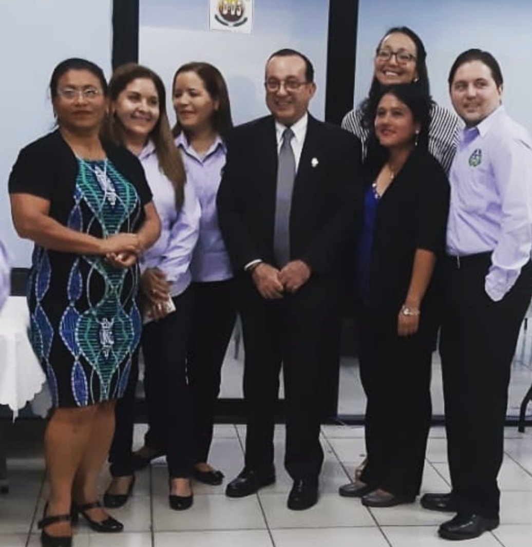 crusamup1's tweet photo. En un acto protocolar se abrieron los sobres con las 3 empresas que están concursando para la construcción del nuevo centro regional universitario de San Miguelito. En el evento estuvo presente EL rector Doctor Eduardo Flores , y el director del crusam Doctor Luis Acosta . https://t.co/FRHNEuLiQt