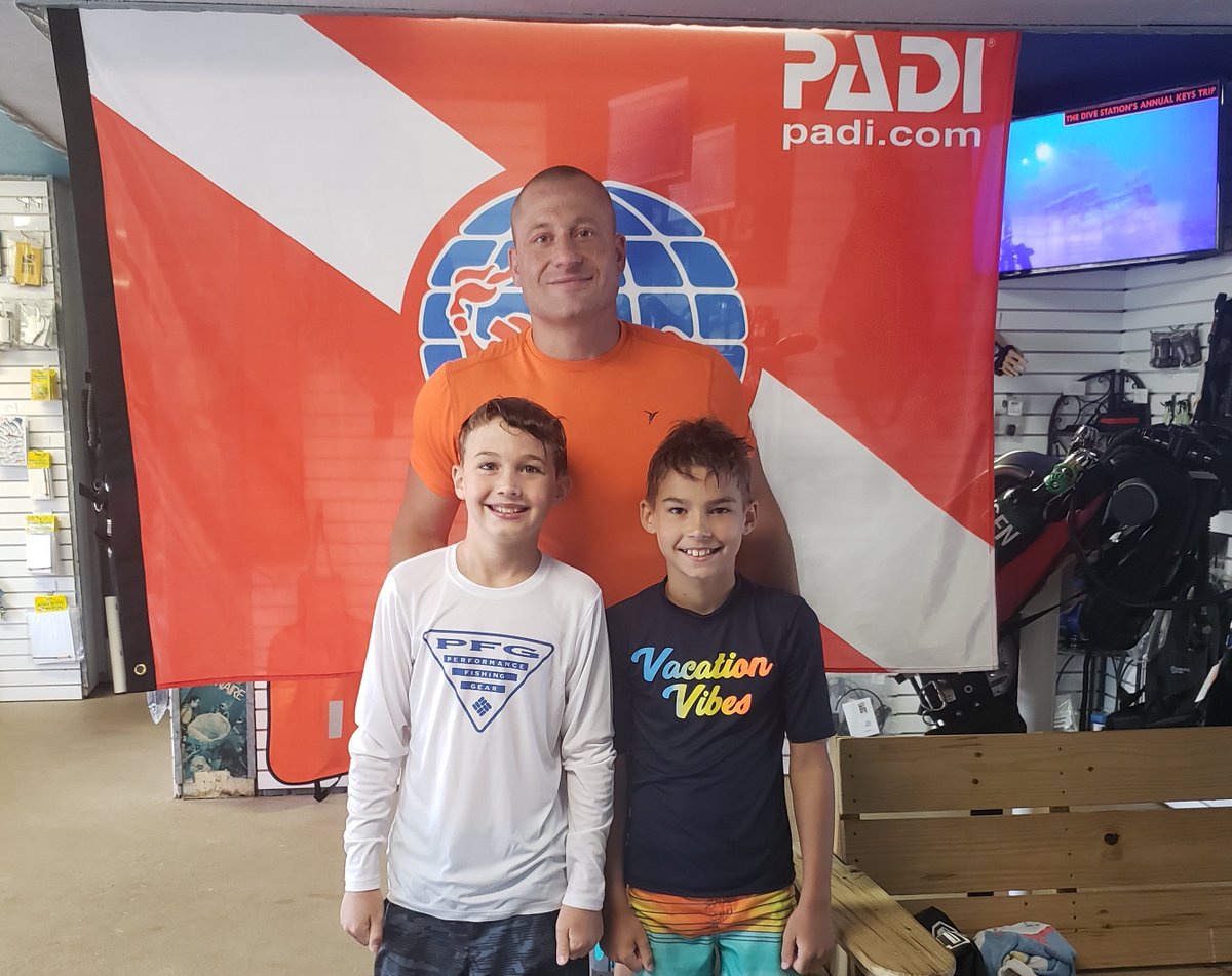 thedivestation's tweet photo. We had 2 #DiscoverScubaDiver Classes this weekend and it was a blast. Thanks for coming in to Michael, Jenson, Levi, Zion and Jacob and #Diving with us. https://t.co/CsTlPdnIK2