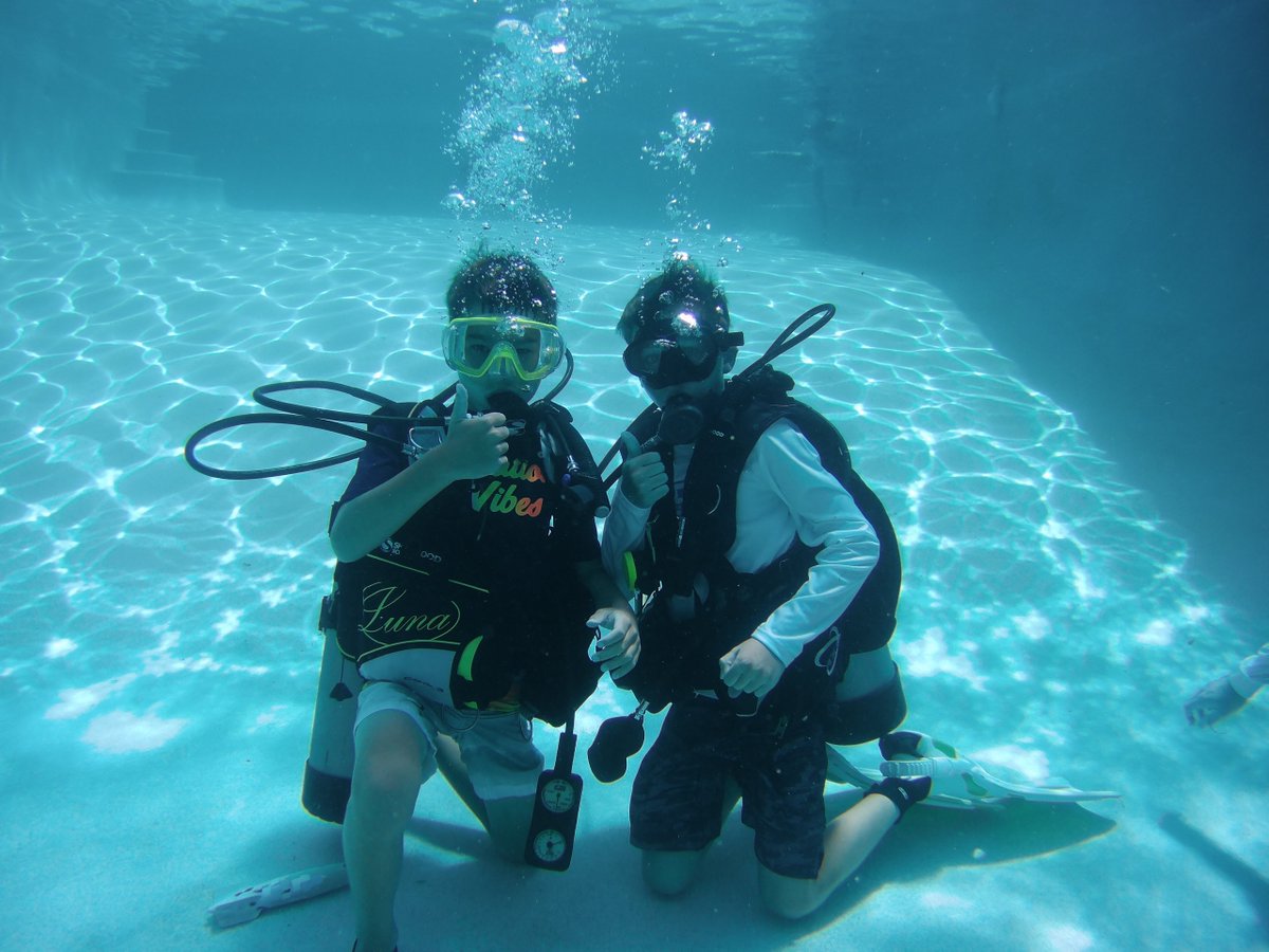 thedivestation's tweet photo. We had 2 #DiscoverScubaDiver Classes this weekend and it was a blast. Thanks for coming in to Michael, Jenson, Levi, Zion and Jacob and #Diving with us. https://t.co/CsTlPdnIK2
