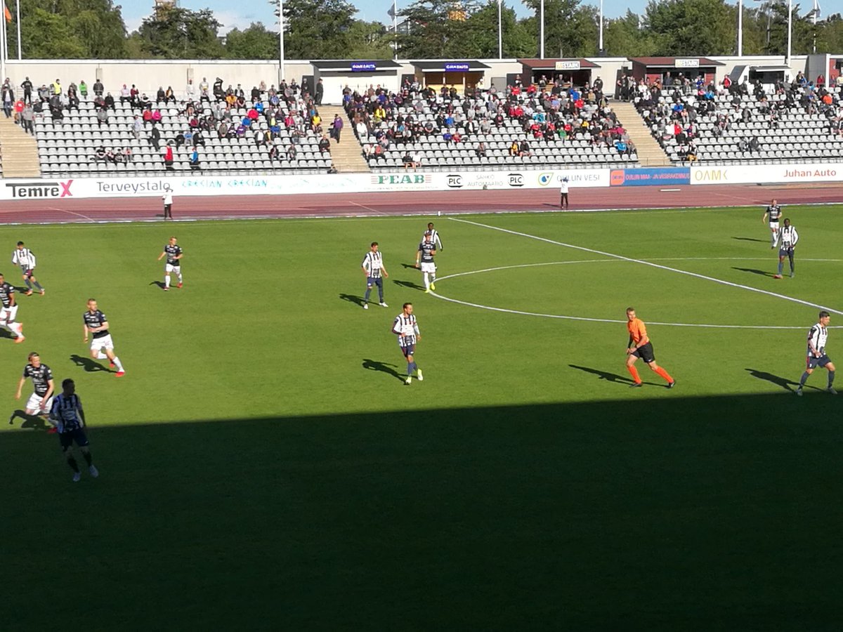 janne_husu's tweet image. Tiistai illan hurmosta! Ac Oulu - AC Kajaani ⚽
#kollegat #codemate #olsfutis #AcOulu