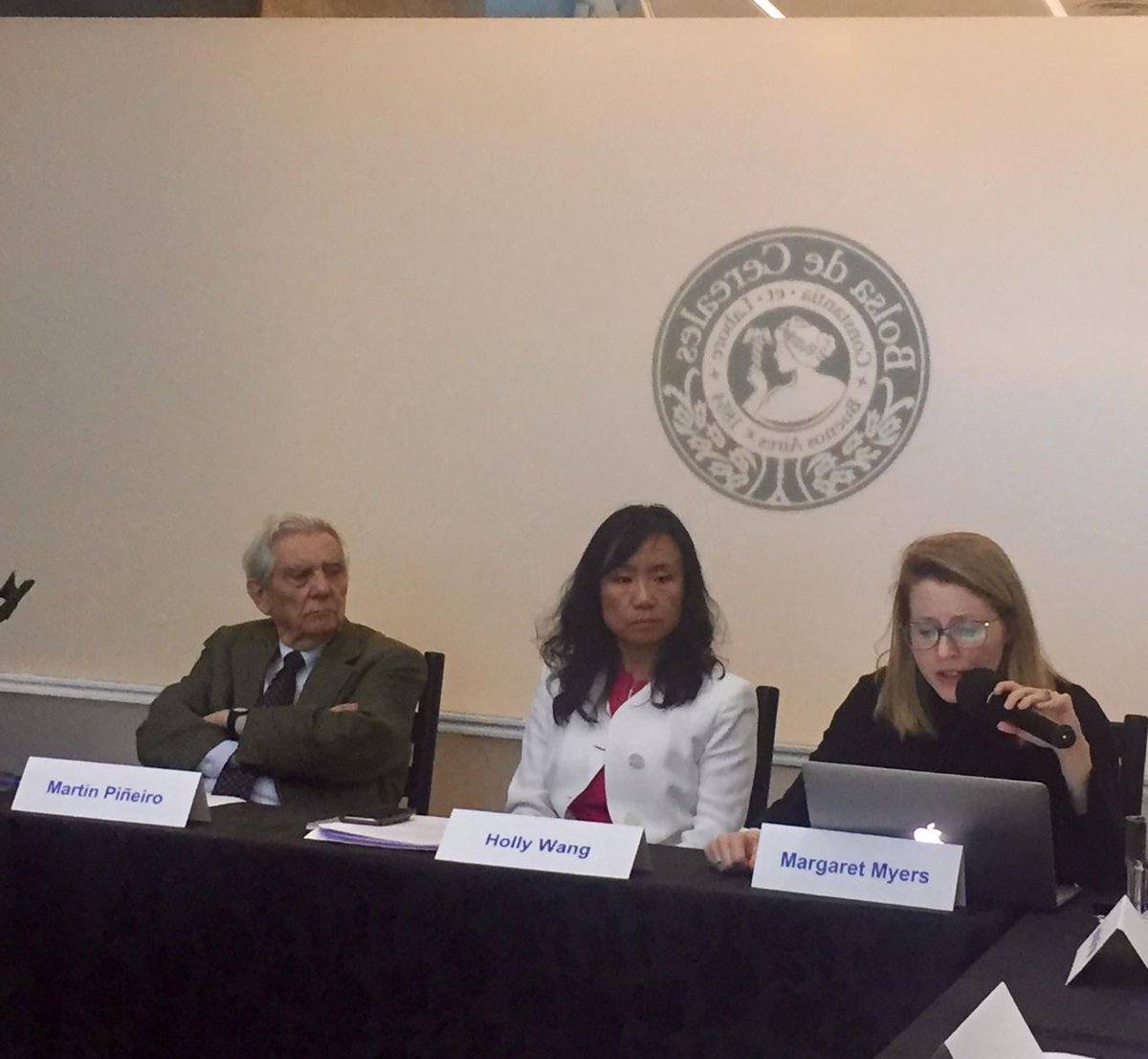 GPSLatinAmerica's tweet photo. #EventosGPS: Durante el segundo panel con Martín Piñeiro, Holly Wang y Margaret Myers, en el seminario Understanding China’s overseas agroindustrial policy and the role for Latin America. @BCCBA @The_Dialogue @AgendaCAF #25Jun #Argentina #Agronegocio #Agroindustria https://t.co/YGXKVBAEht