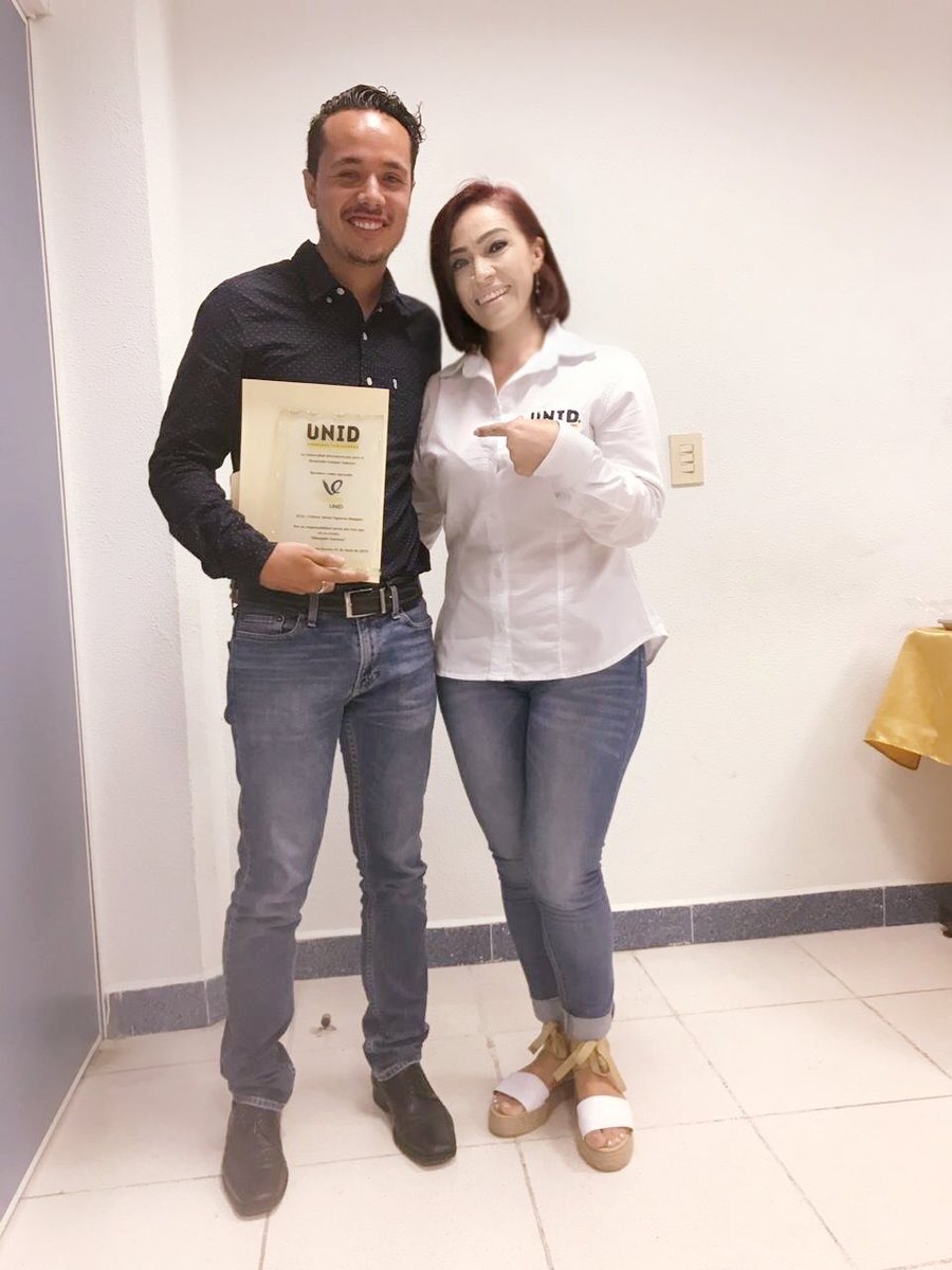 RedUNID's tweet photo. #EgresadoUNID por 4 años consecutivos ha llevado a cabo su proyecto de humanidades: "Dibujando Sonrisas�� con niños de educación especial. 😁👍👏
#OrgulloUNID
Campus Sahuayo. https://t.co/uE978LTBew
