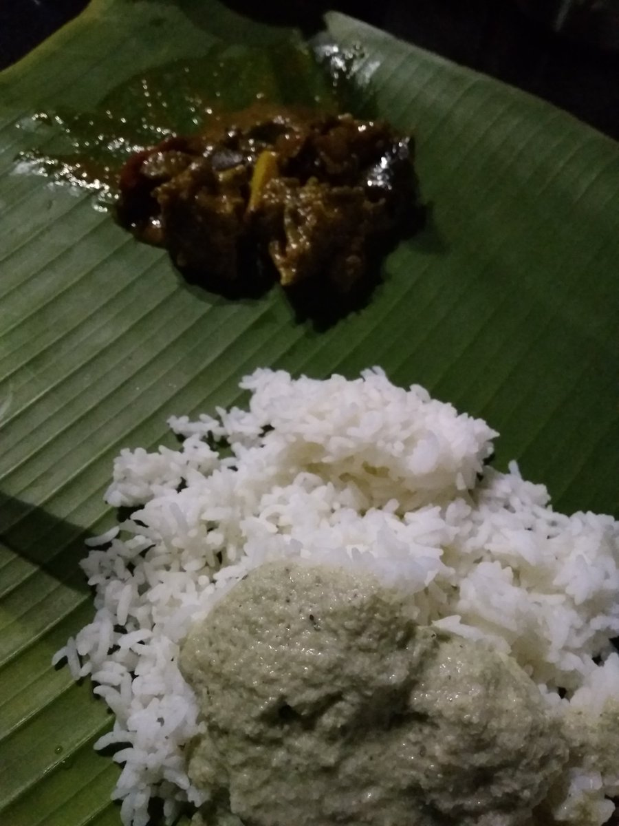 Diner with entertainment. Yes!! I had Chutney rice with Pallipalayam chicken. But the best was Pacha puli rasam/Raw tamarind rasam(3rd pic) that is apparently the local rasam... OMG!! It's the gazpacho of soups!!! Wow!