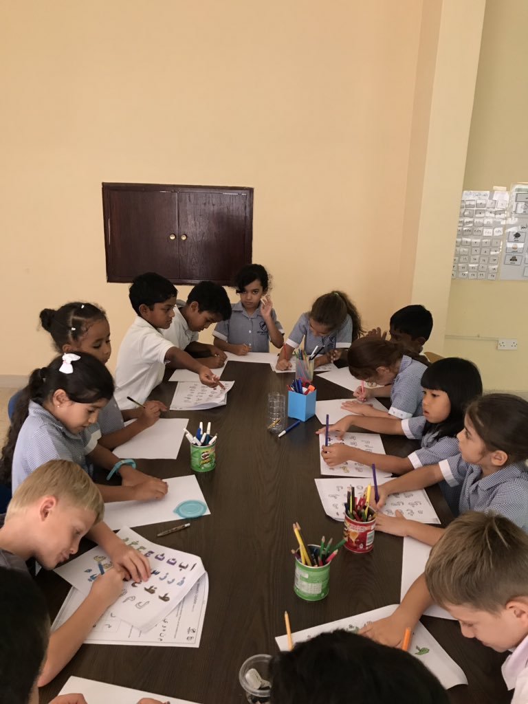BSSArabic2nd's tweet photo. Full house today with Year 1 ☺️💕
أحب الأيام التي نجتمع فيها كلنا لندرس العربية! https://t.co/K77lI6PyYg
