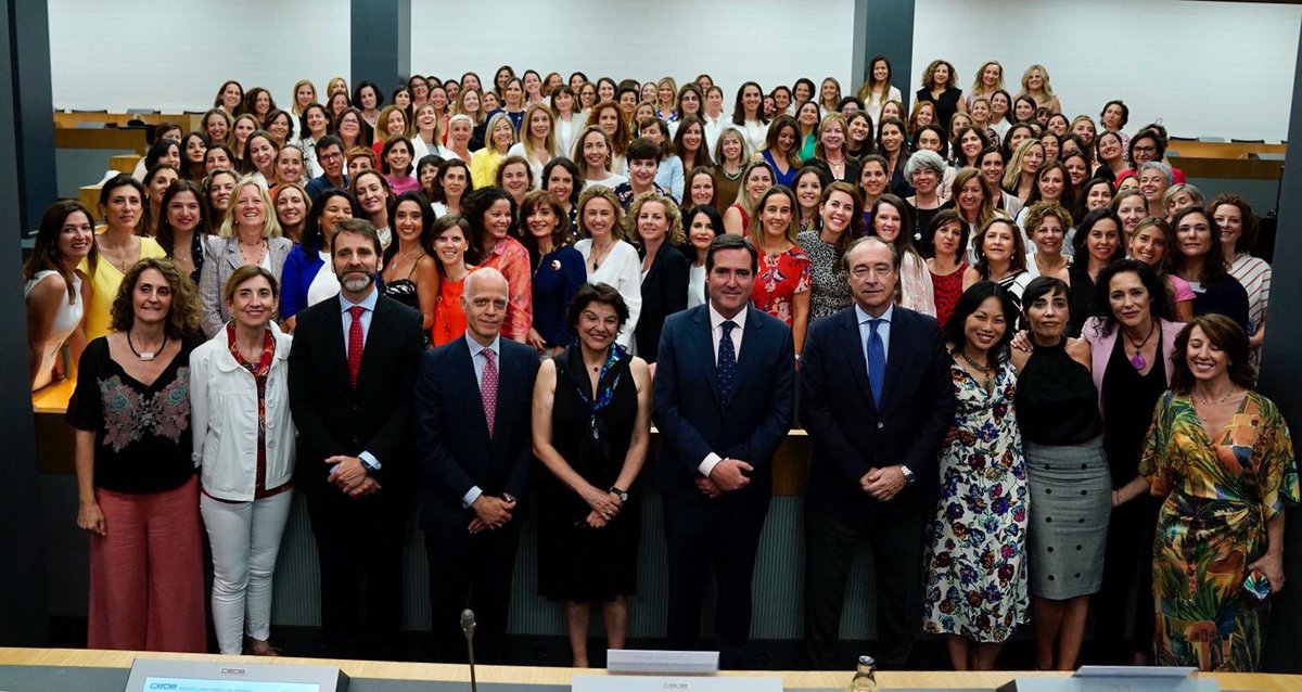 PromocionaMujer's tweet photo. Enhorabuena a todas las participantes de la VI Edición del proyecto @PromocionaMujer 👏🏻👏🏻

Seguiremos trabajando para que cada vez más #mujeres promocionen a puestos de responsabilidad 

Gracias por todo lo que hemos aprendido de vosotras, volveremos a vernos https://t.co/RFlpsqDM5e