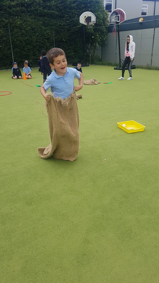 ms_rafter's tweet photo. Throwback to sportsday last week!#activeschools https://t.co/grMMJ7UME2