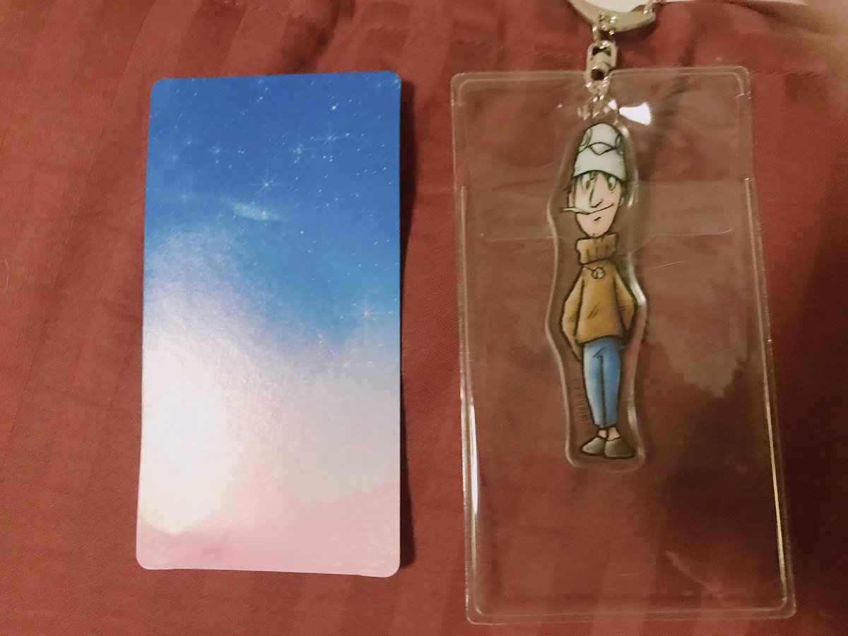 舞台に行くもくそ キャンドゥ神かな アクリルキーホルダーカバーはちょっと大きいかもしれないけどオシャ あとネタバレになるからデカデカとスタンプ押したけど とあるグッズもぴったりなんよな