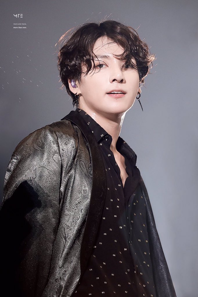 kookpiics's tweet photo. Jungkook is so handsome ✨
#JUNGKOOK #전정국 #정국 @BTS_twt https://t.co/AmYsxNZshn