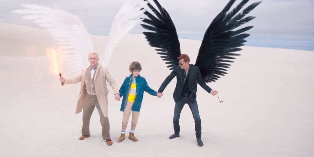 𝚁 𝚎 𝚖 A Twitter クロウリーが時を止めたシーンがめちゃめちゃ好きで 天使と悪魔っていいな てしみじみするんですよね 久々に羽を解放したアジラフェル気持ち良さそうだし 撮影時も大変かわいい 触覚みたくなってる笑