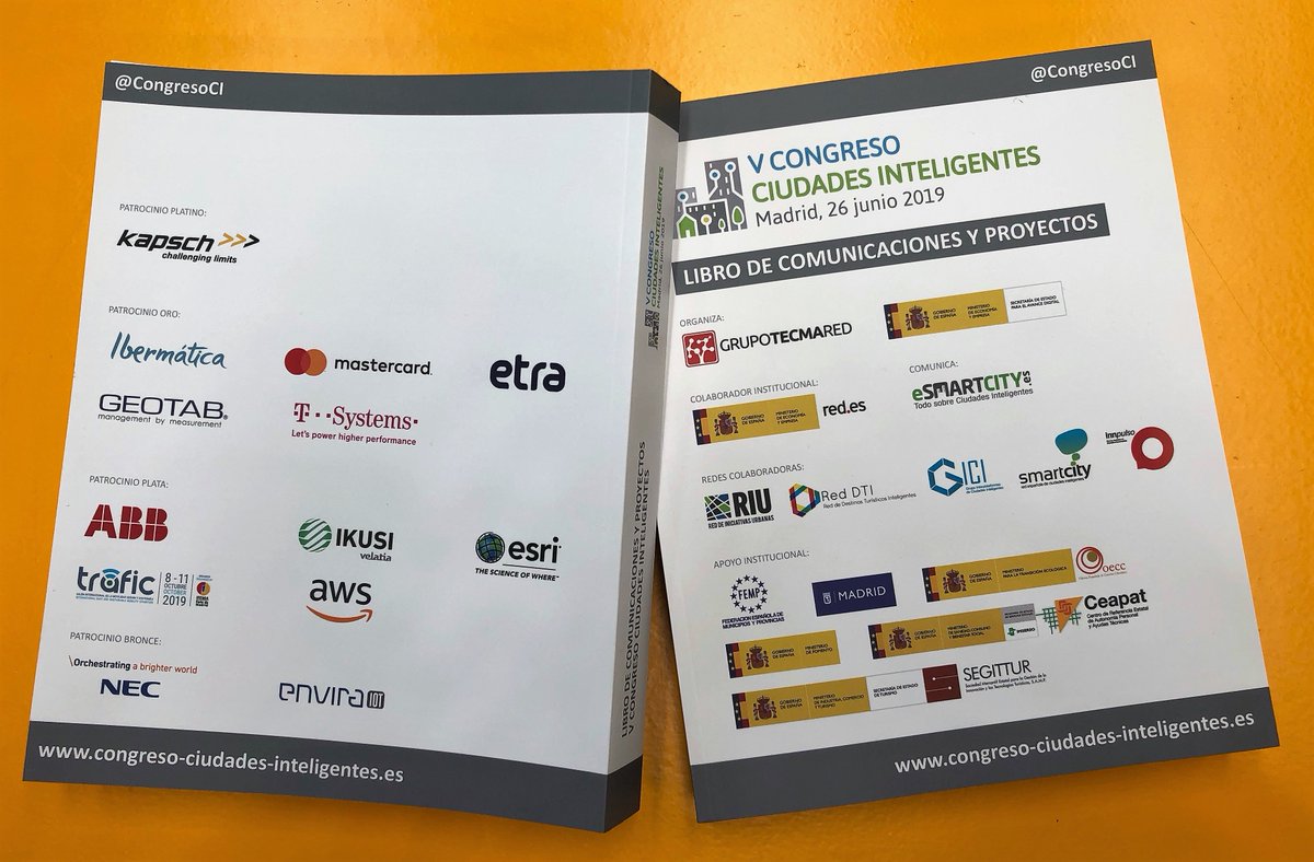 CongresoCI's tweet photo. Os presentamos el Libro Comunicaciones del V Congreso #CiudadesInteligentes que recibirán mañana 26/6 todos los asistentes al #CongresoCI5 En las próximas semanas podrás descargarlo de forma gratuita en pdf en @ESMARTCITY_ES y comprarlo a través de @AmazonESP @grupotecmared 🤓 https://t.co/i4caNKCHAw