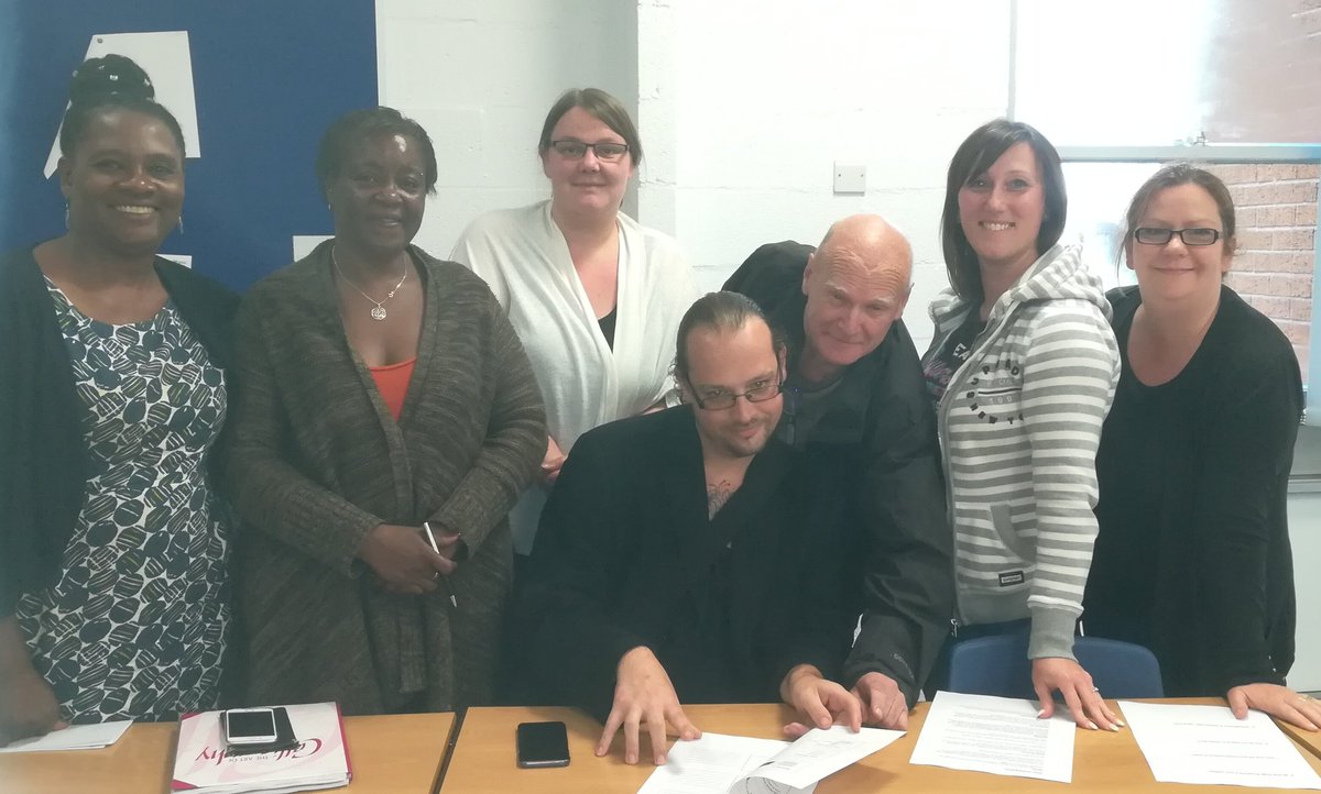 DeanaBamford's tweet photo. Awesome morning with Dorothy from Case sharing enterprise skills with participants on WILL. @workliveleic @CaseCooperative @michellestone96 https://t.co/SYWn4bm8Pn