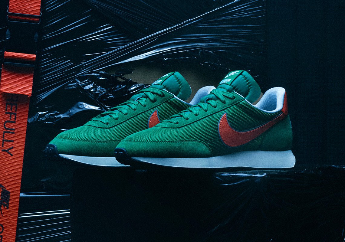 yoursneakersbot's tweet photo. Stranger Things x Nike โHawkins High Schoolโ Collection
Release Date: June 27th, 2019
#sneakersbot
https://t.co/aPsbJJ1vwR https://t.co/uoyp5HqOVz