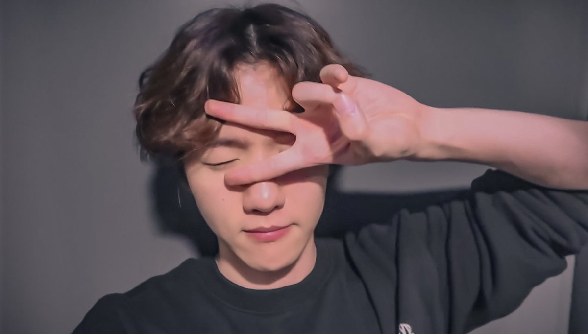 pp1yreal1's tweet photo. Don't limit naa twitter
My #TeenChoice for #ChoiceInternationalArtist is EXO @weareoneEXO https://t.co/Fc1OBWSDqv