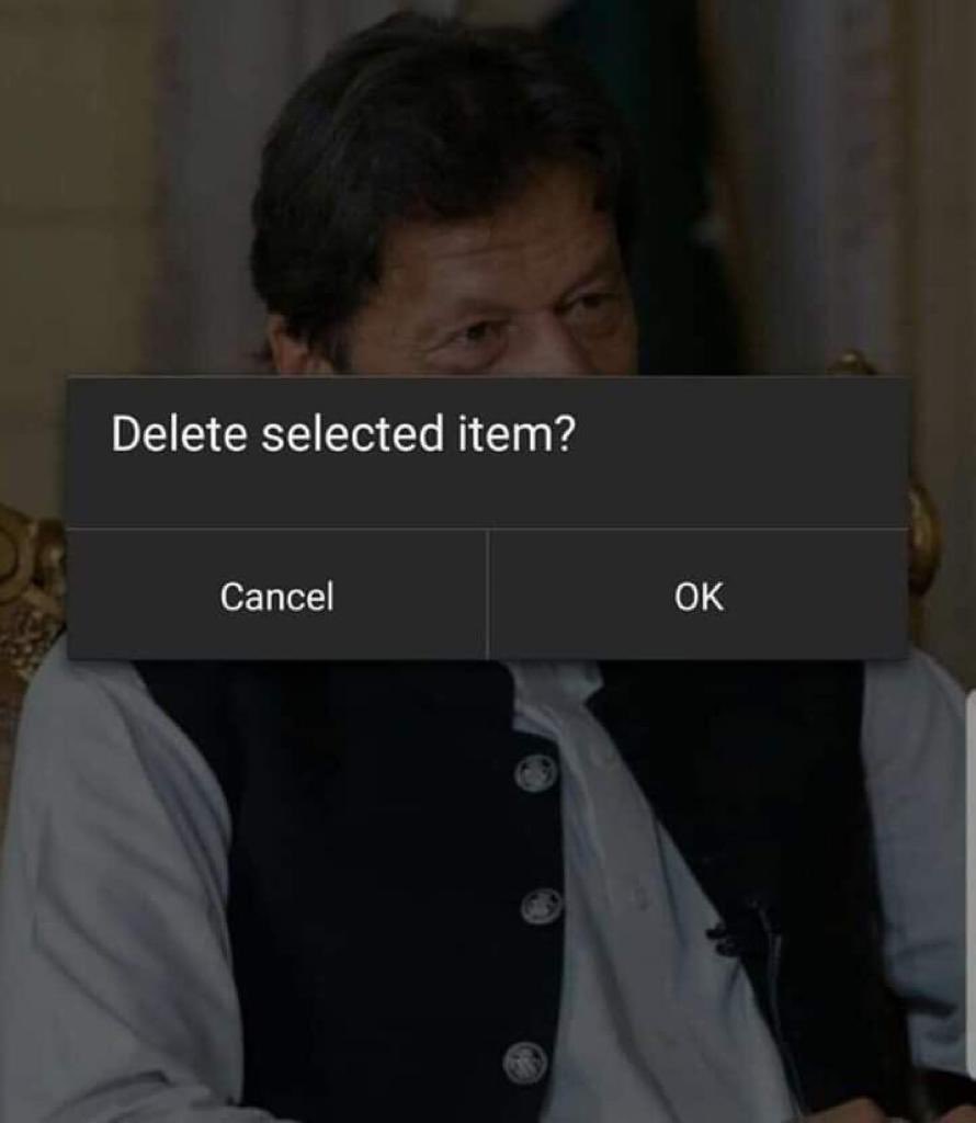 AimannChaudhary's tweet photo. #Selecteditem 😂🤪 https://t.co/yeWLHLmXTi
