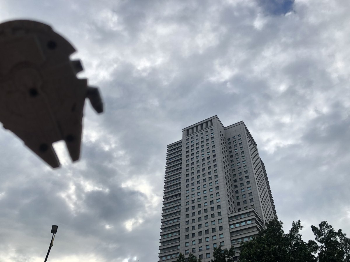 MY_MilliFalcon's tweet photo. This is me in #JohorBahru, the southern gateway of #Malaysia, and flying near #JBCitySquare - a popular food, shopping, and entertainment hangout for #Singaporean people from #Woodlands... ๐๐
I guess my adminโs Singapore friend @marfield49 will know about this place! ๐ https://t.co/8tt4l0LGmn