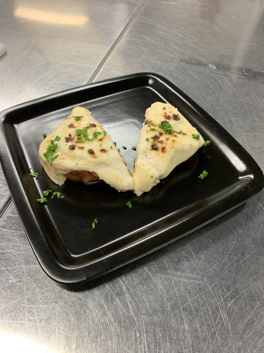 lakeshoretech's tweet photo. Wish you had smellovision? The croque monsieur sandwich was amazing! Chef Will, Chef Amanda & Jr Chef Kimberly did a great job showcasing LTCβs Culinary Arts program & Jr Chef Camp on @WFRVLocal5 with @CalvinLewisTV this morning. #LTCproud #culinaryrocks https://t.co/xkHy33H2ZB
