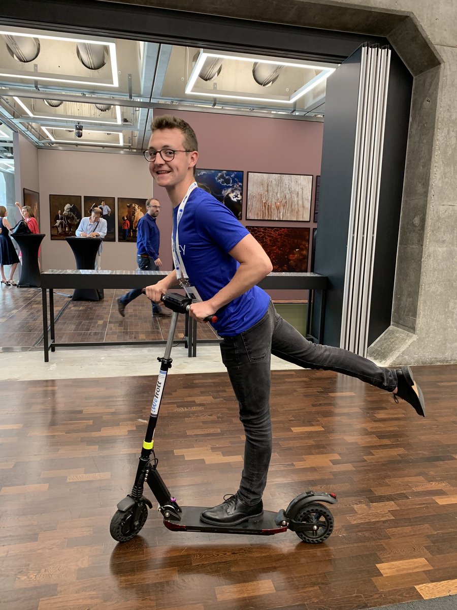 MobeelityApp's tweet photo. Connaissiez-vous la trottinette artistique ? #JO2024

Merci à notre partenaire @AllConnectedsas de nous avoir prêté une trottinette électrique pour le sommet du grand Paris ! 
#SommetGParis https://t.co/VY9GndzUfz