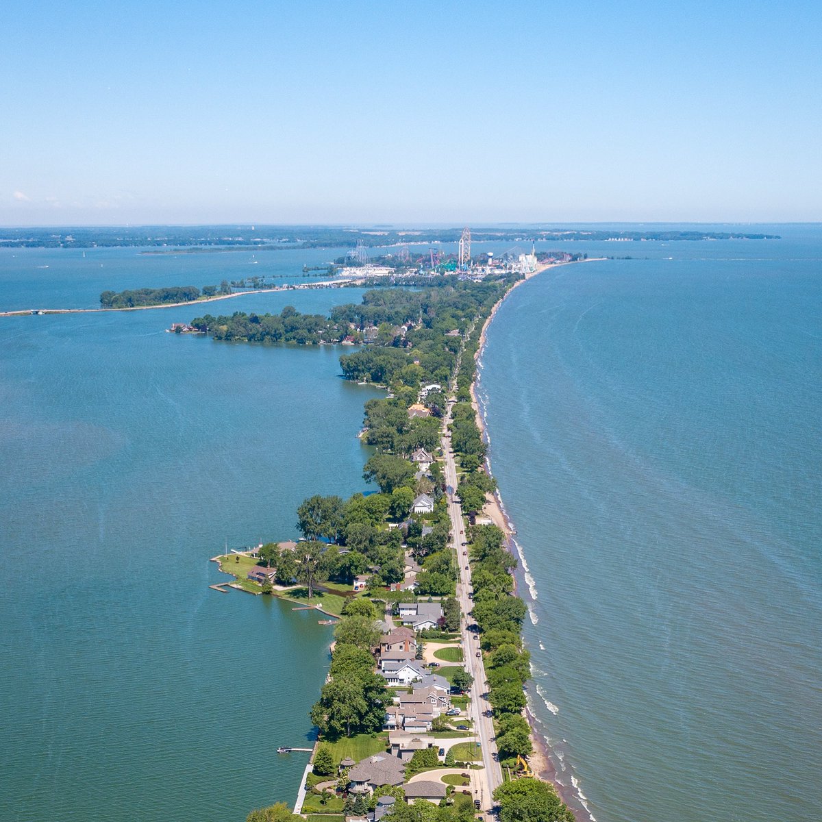 aerialagents's tweet photo. Lake Erie is filled to the brim right now. https://t.co/q8kFpmHfkF