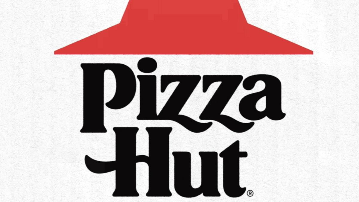 freelogoservice's tweet photo. Pizza Hut is returning to its old logo β hereβs why https://t.co/YYRpm8W1Om via @BFLouisville #pizzalogo #branding https://t.co/9Nw0XSMXI1