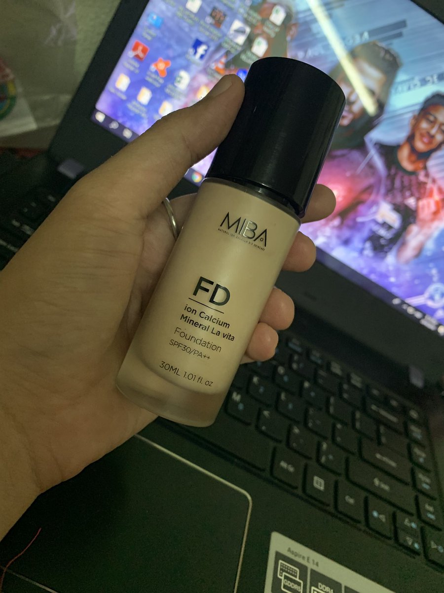 gulaaaaaaa's tweet photo. Glowingnya muka pakai MiBA foundation ni. Tak payah tepek bedak dah glowing 😭 https://t.co/W4QnsoBK0y