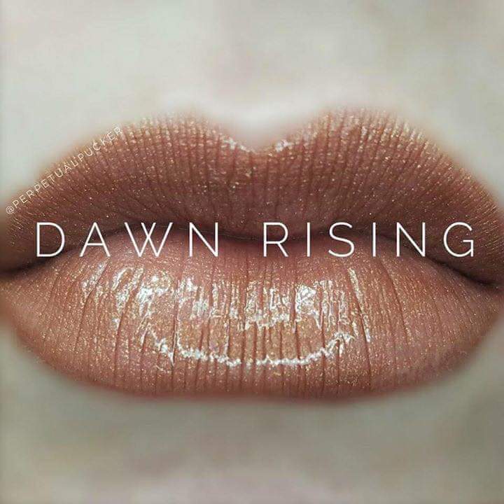lipsenseuk's tweet photo. “She who leaves a trail of glitter is never forgotten” Add our LipSense Moisturizing Diamond Gloss to your favourite LipSense Lip Colour for a beautiful glitter look! 
#SheerSense #LipSense #Effortlessbeauty #Diamondgloss #Beautylook #LipSenselook #Glitterlook https://t.co/UWjEFQlGTs