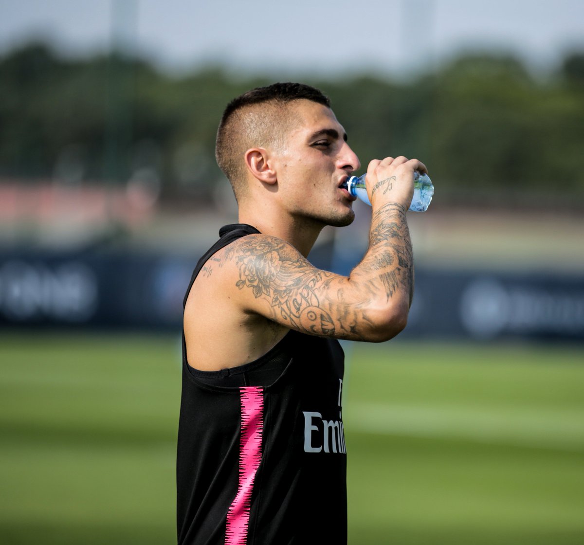 PSG_inside's tweet photo. Pensez à bien vous hydrater en cette période de #canicule 💦 https://t.co/oFkQgDeOH4