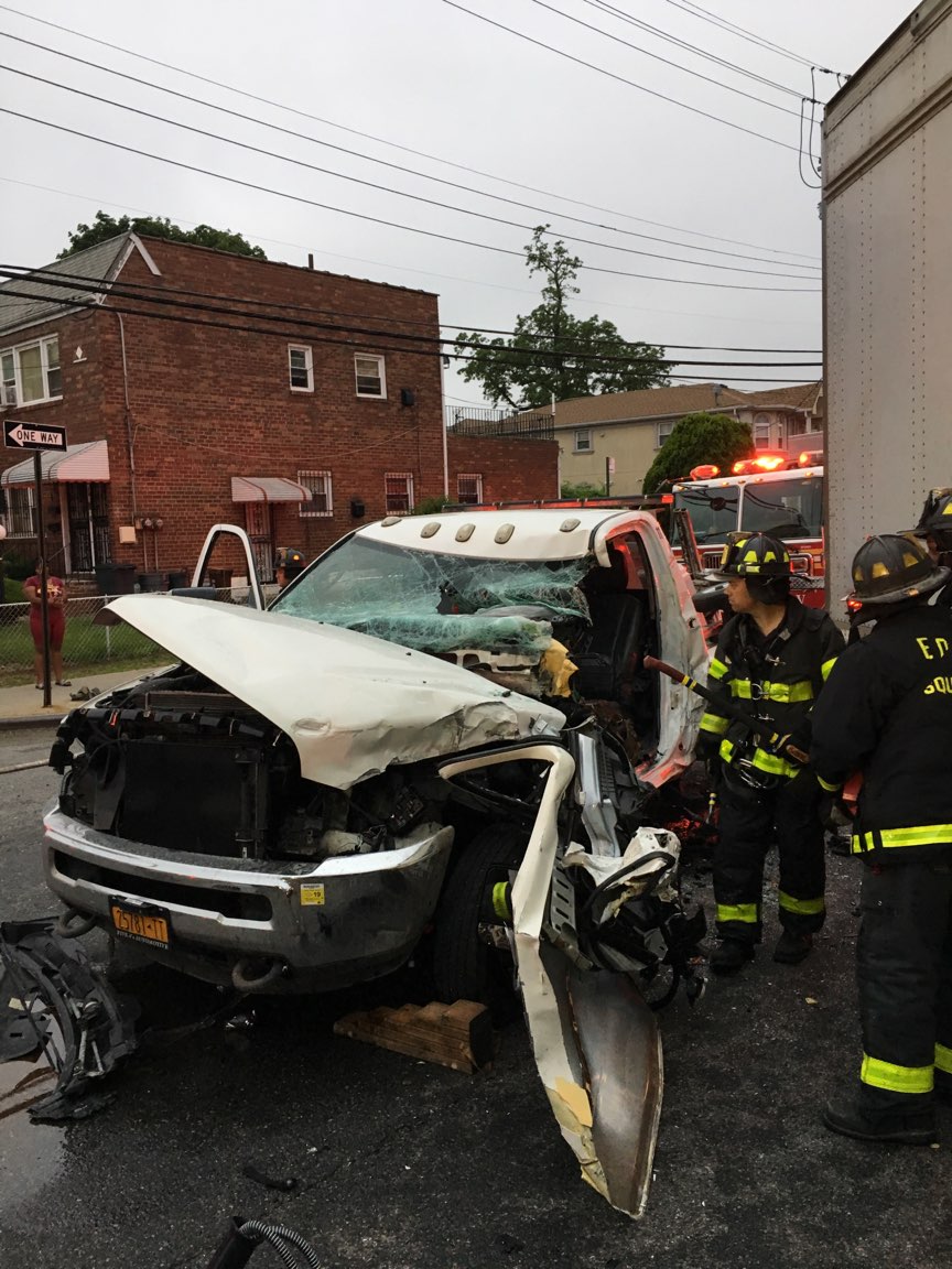 FDNY's tweet photo. #FDNY #Engine311 #Ladder158 #Battalion51 #Rescue4 #Engine17 #Engine314 #Ladder165 operated on scene of a motor vehicle accident, 136-29 Springfield Blvd. #Queens. 1 patient was transported by #Station54 to a local hospital with serious but non-life-threatening injuries. https://t.co/5O3P8h5aXw