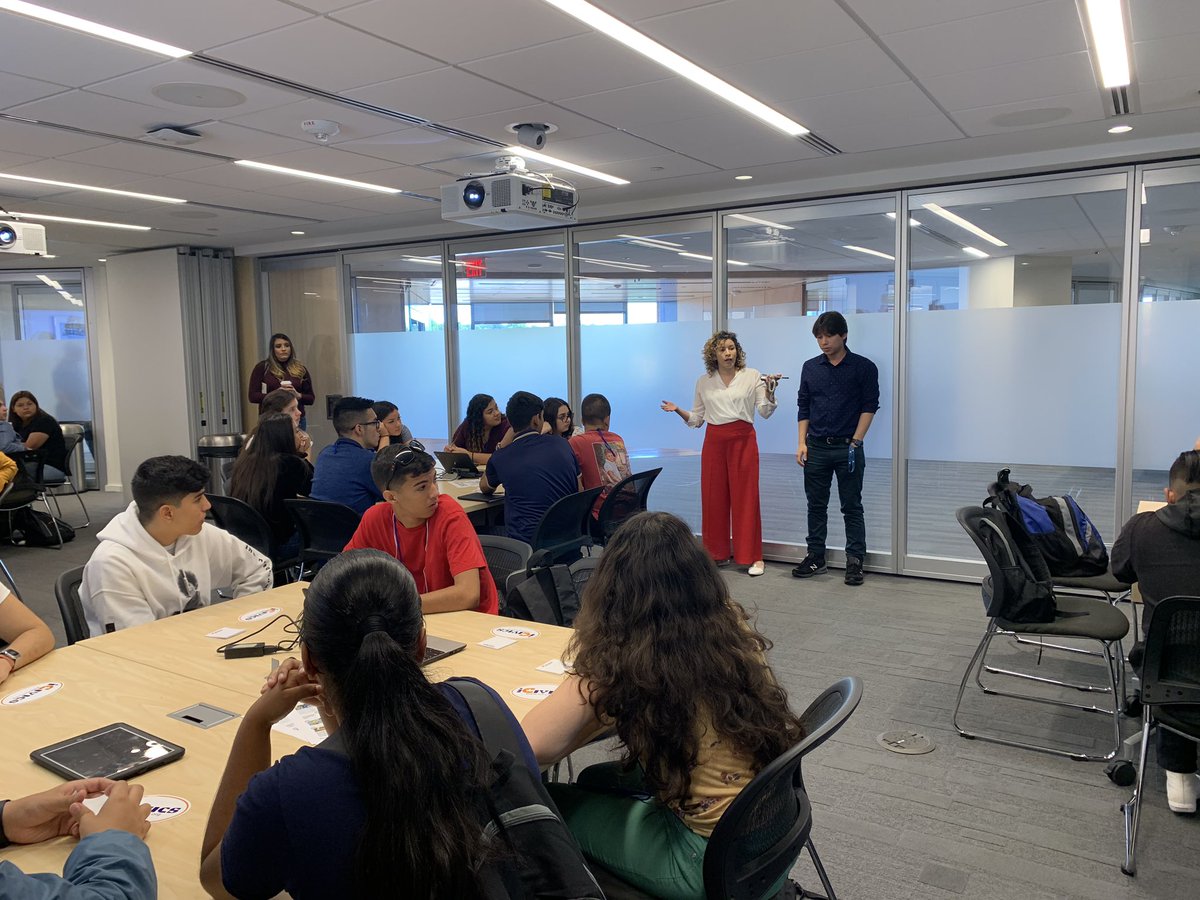 icivics's tweet photo. We’re talking constitutional rights with #DoIHaveARight! Excited to work with @CHCI #R2LNextGen student leaders today!  

#HereToLead https://t.co/uDlJax9xsF