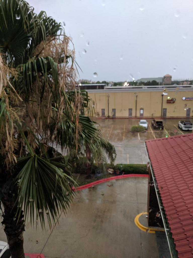 Matt_Windle's tweet photo. Today was supposed to be the ONE day when it didn't rain in Houston. #RealNice #ChangingPlans #RainRainGoAway https://t.co/a58g08SE65