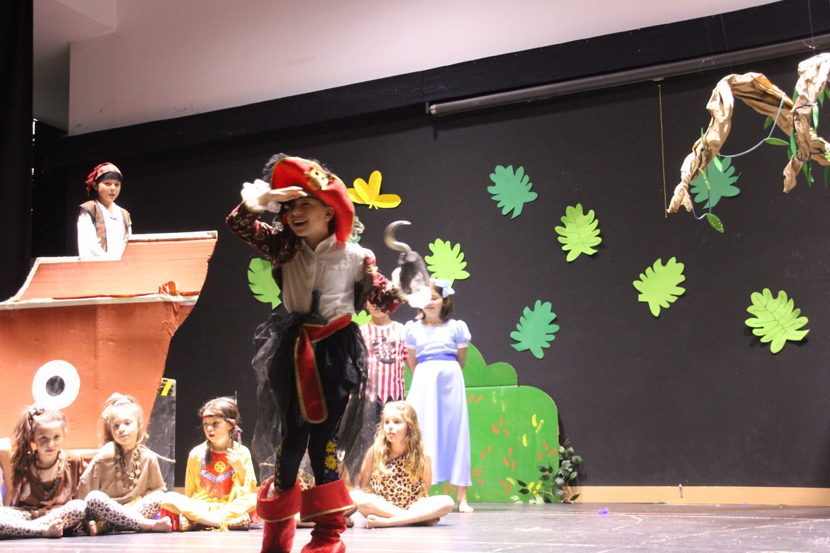 extraescolares3's tweet photo. #yosoyextraescolares Durante el mes de Junio pudimos disfrutar de dos obras de Teatro realizadas por nuestro alumnado de Primaria: "El Libro de la Selva" y "Peter Pan". ¡Qué gran trabajo! 😀 Muchísimas gracias por vuestro evolución este año! #teatro #extraescolares https://t.co/NzLpBosoz7