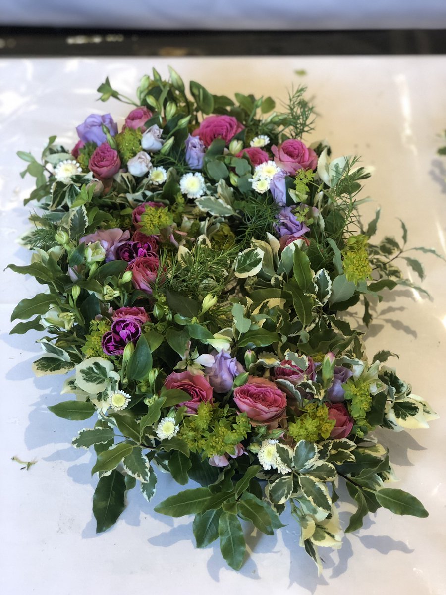 JeremyWhitworth's tweet image. Amazing buffet for our Flower Class today! What a lovely selection of food! #flowerclass #Hospitality #lunch #food @themontaguarms @claraearp