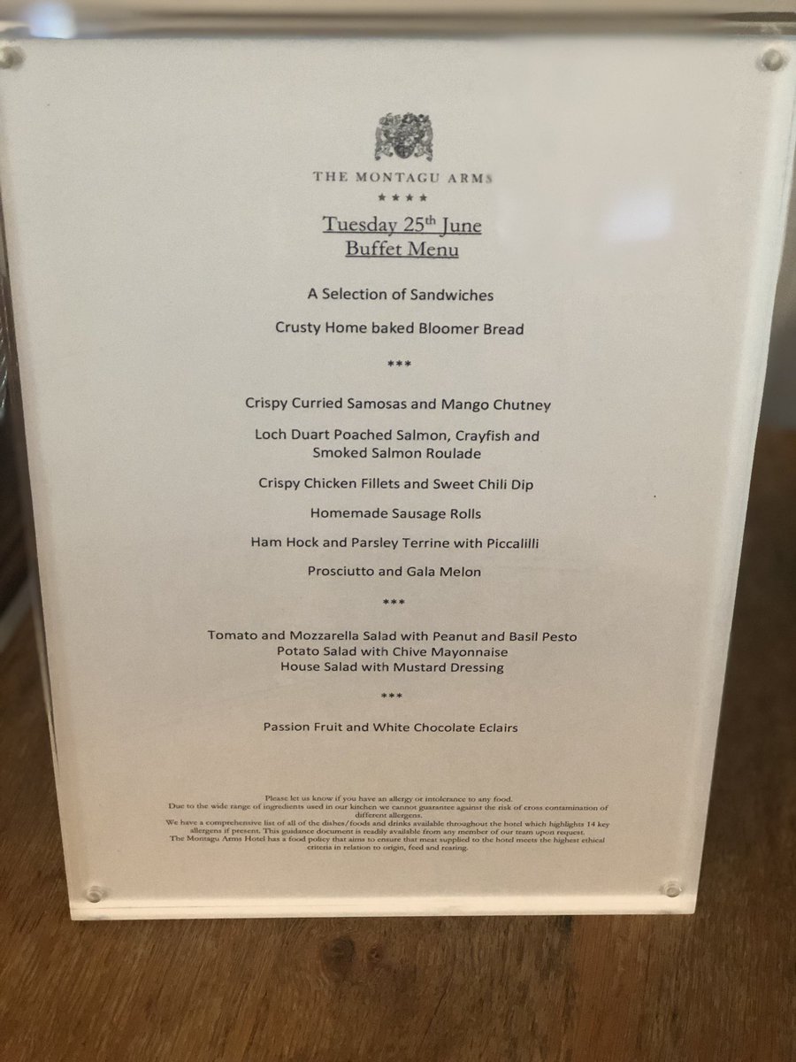 JeremyWhitworth's tweet image. Amazing buffet for our Flower Class today! What a lovely selection of food! #flowerclass #Hospitality #lunch #food @themontaguarms @claraearp