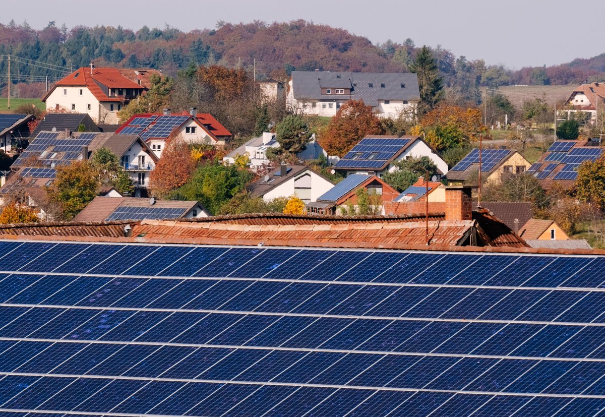 NetzeBW's tweet photo. Wie lässt sich die #Energiewende im #Verteilnetz intelligent beherrschen? Abschlussbericht zum Projekt #GridControl im südbadischen Freiamt mit #NetzeBW als Konsortialführer ist online verfügbar. #SmartGrid #NETZlabor /u https://t.co/ek5va3oYNm https://t.co/aTczG8vZk4
