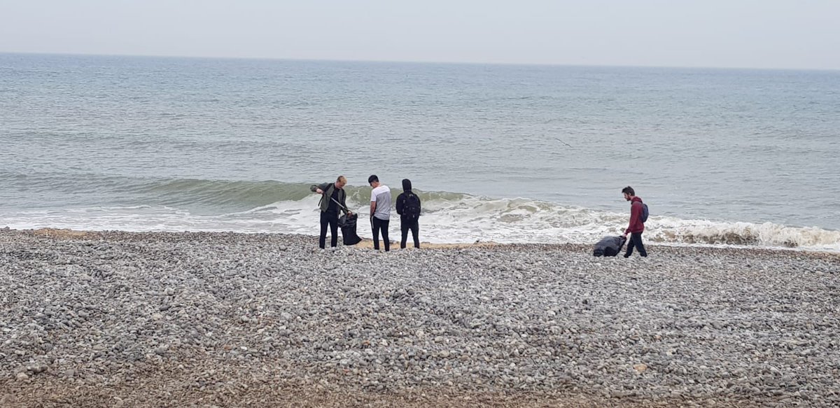 Ready2_Learn's tweet photo. Aspire 16+ students from @norwichcollege concluded their #environmentalawareness project yesterday, undertaking a final beach clean in Cromer. #notoplastic #surfersagainstsewage #plasticpollution #plasticfree #collaborative #skillsforlife https://t.co/enKQbBzvX1