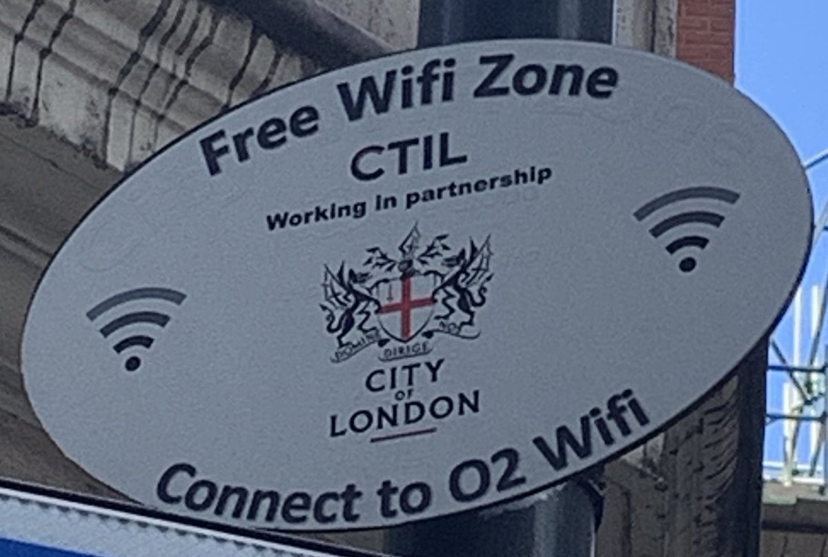 JakeExec's tweet image. O2 Microcell Nokia (Middle) O2 WiFi Cisco (Bottom) Backhaul (Top) #o2uk #cityoflondon