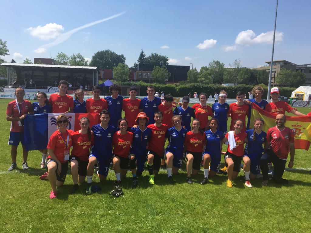 13-0 contre l'Angleterre 🇩🇰 et 13-3 contre l'Espagne 🇪🇸 ➡️
L'équipe de France <a href="/unss/">UNSS_National</a> d'#ultimate #Flyingdisc démarre bien le mondial scolaire ISF au Mans 👍😎 <a href="/sarthefr/">Département de la Sarthe</a> <a href="/paysdelaloire/">Pays de la Loire</a> <a href="/adidas/">adidas</a> <a href="/MAIF/">MAIF</a> @groupe_mgen