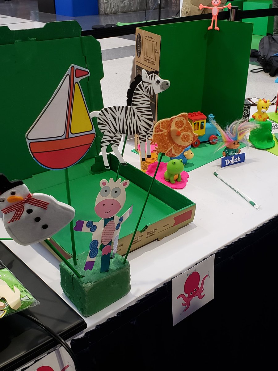 How cute are these green screen puppets using pizza box stages? #digitalstorytelling #iste19