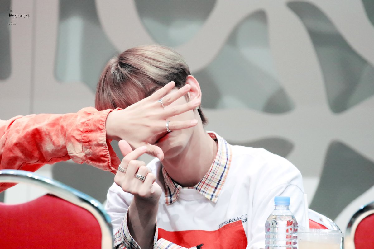 StaticeStatue's tweet image. 20190623 상암 팬싸인회 

우리 여상이 막 그로케 찌그시면 안되거든여!🐥

#강여상 #yeosang #정우영 #wooyoung #에이티즈 #ATEEZ #스타치스 #STATICE 
@ATEEZofficial
 #One_To_All