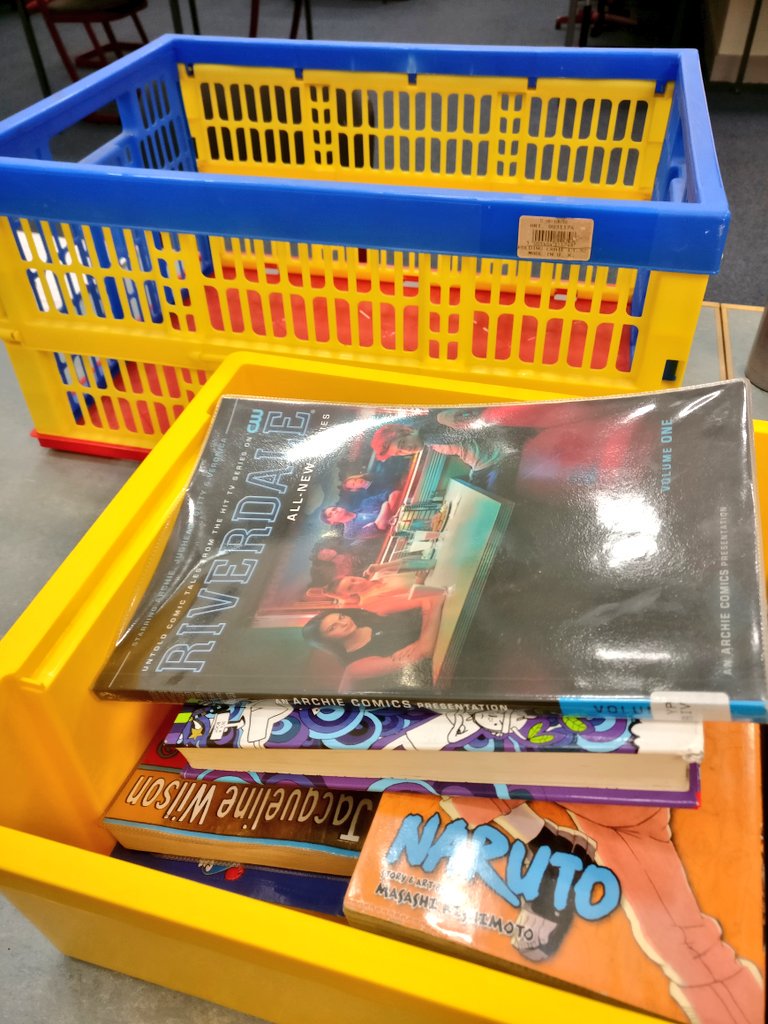 Knightswood School Library tweet media