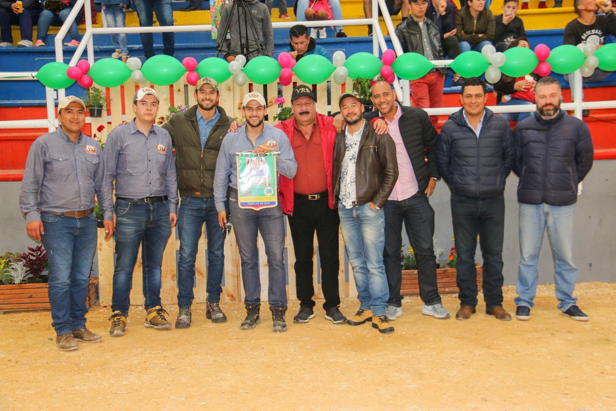 Mejor Expositor
Ganadería: Villa Rosita
Ubicación: Cogua - Cundinamarca
8 y 9 de junio 2019
II Expofleckvieh
Corferias Bogotá, Cundinamarca
#asosimmentalsimbrahcolombia #asosimmentalsimbrah #asosimmental #IIExpofleckvieh #simmental #fleckvieh #simmentalfleckvieh
