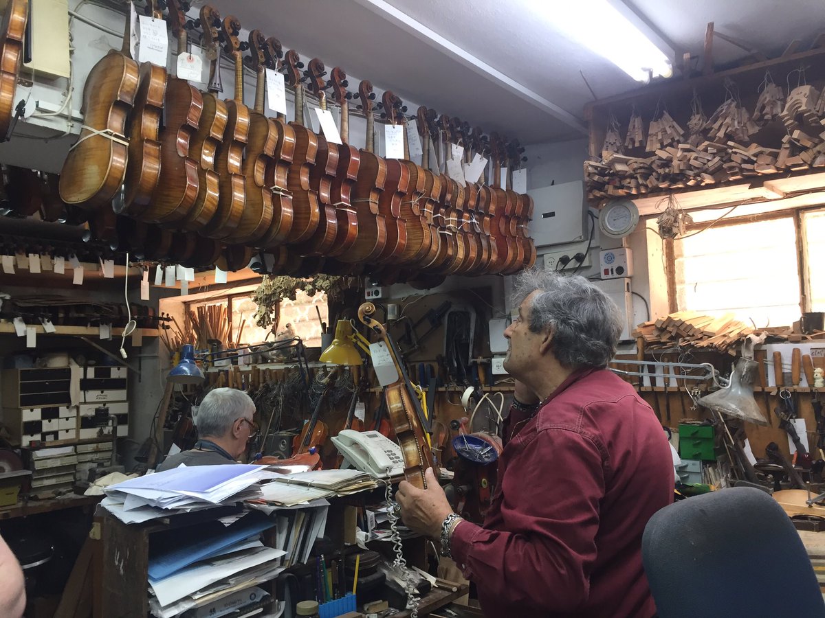 ViolinsofHopeSF's tweet image. #TuesdayThoughts: What is the #ViolinsofHopeSFBA project you ask? It's an eight-week multidisciplinary residency that will be descending on the #BayArea in January. 41 #communitypartners, 8 #BayAreacounties, #1mission: to demonstrate how #musiccanunite in this divisive world!