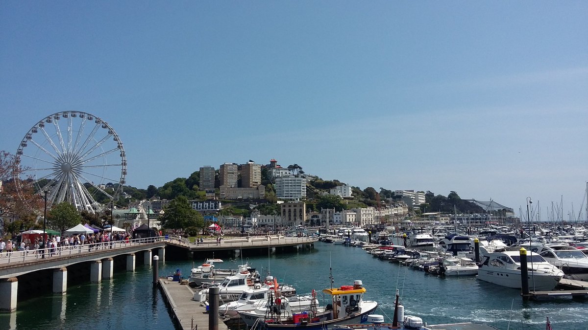 CroftonHouseTQ2's tweet photo. Sunny day on the English Riviera.   Some rooms and suites available at Crofton House Hotel for the forthcoming week.  #englishriviera #gwr #devon #torbay # torquay https://t.co/cqkwS5smsg