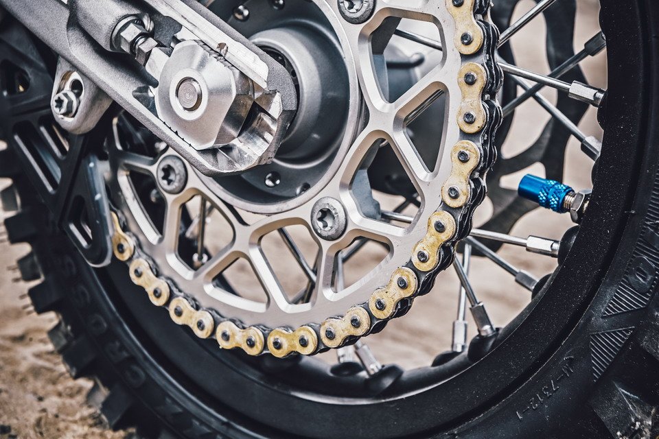 canariasenmoto's tweet photo. Nueva EE-5, la primera moto eléctrica @Husqvarna1903 de la historia. Infórmate en @CMRMotoCenter - https://t.co/bzARyCwo56 https://t.co/yNazRRGbJd https://t.co/cc2GSSntll